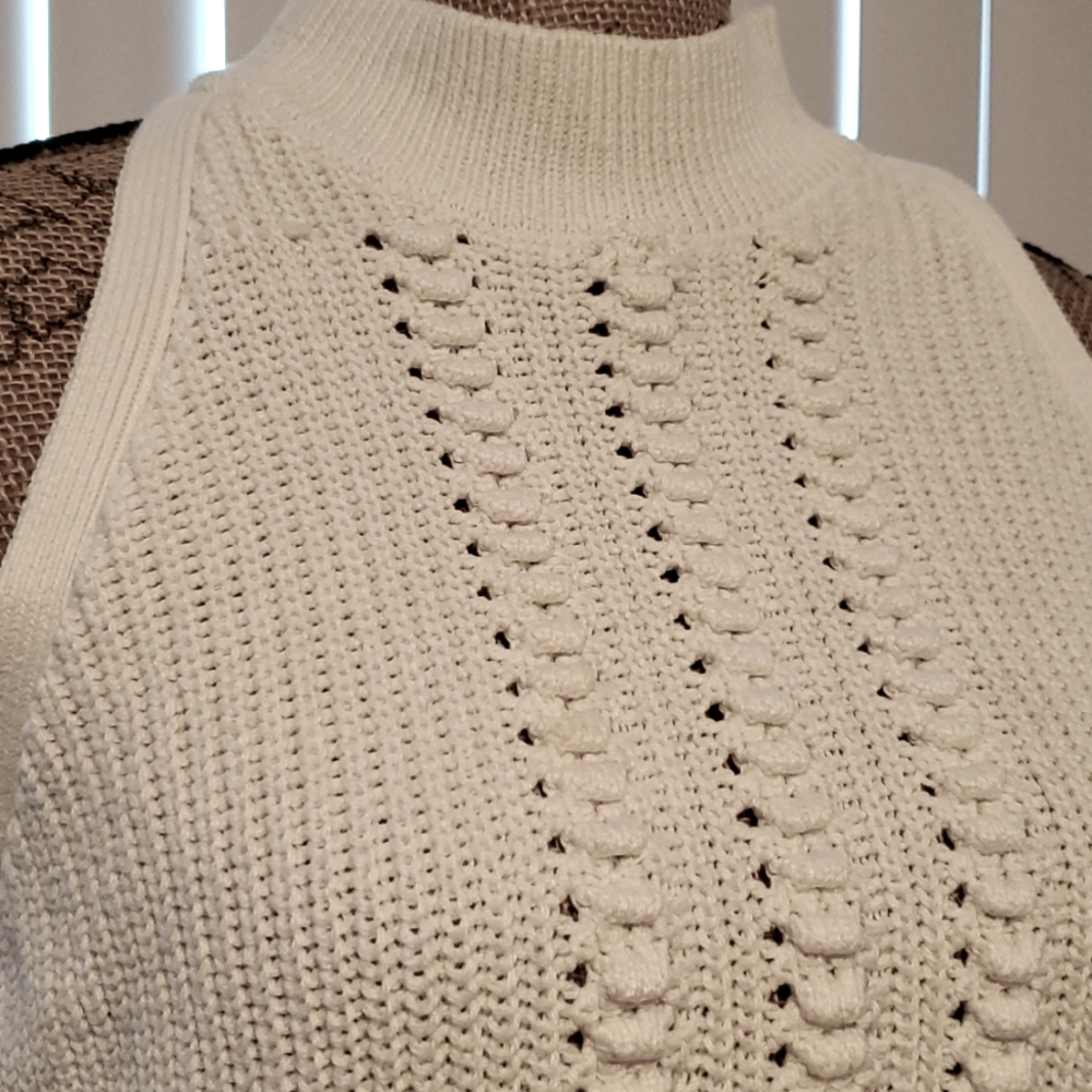 The Limited White sleeveless crew neck cable knit sweater sz. Lg. - Picture 2 of 7